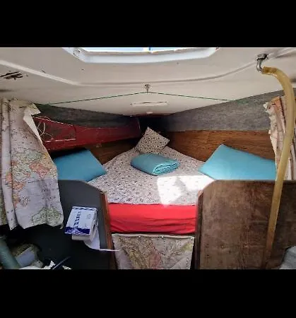 El Barquito De Botel